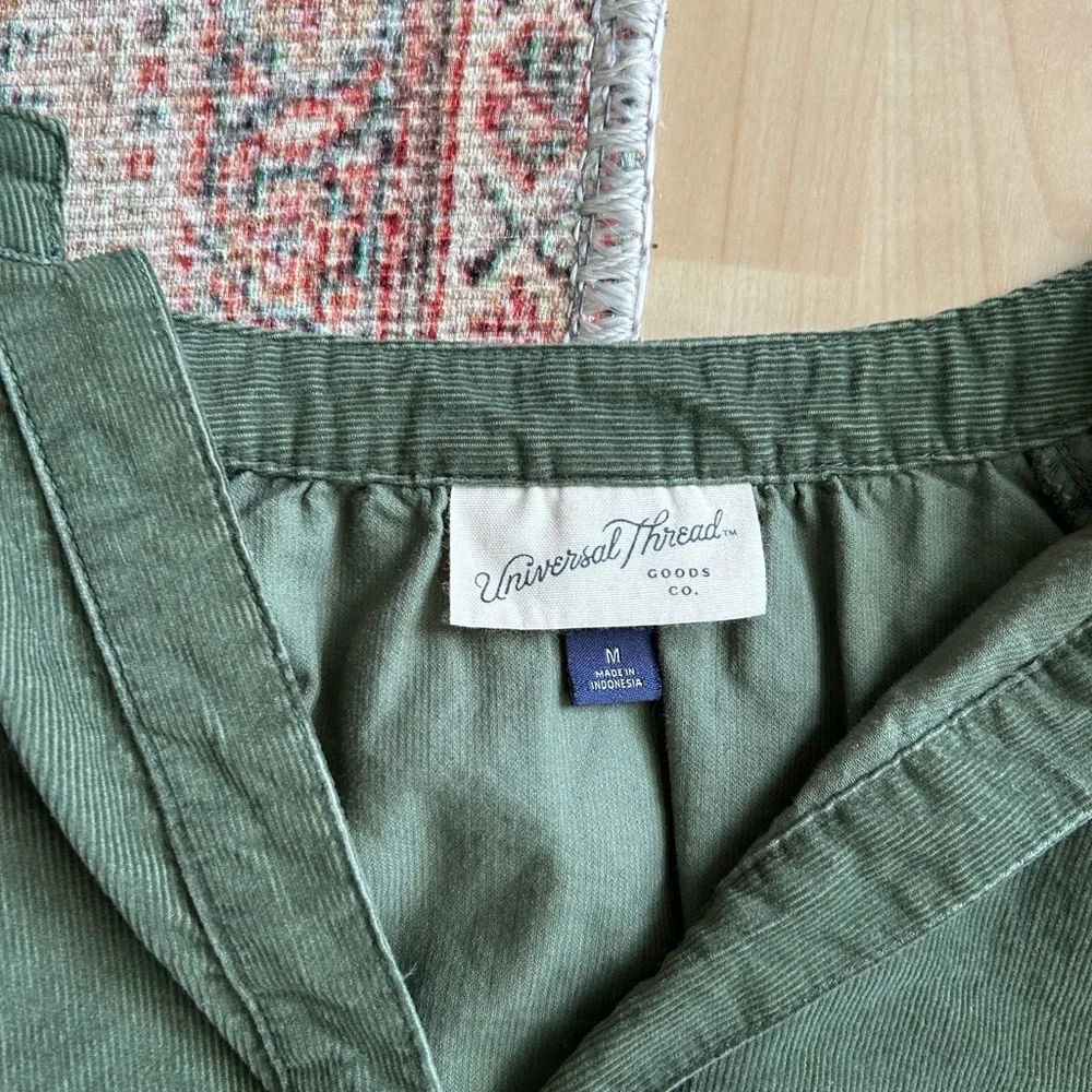 Universal Thread Olive V-Neck Top - Picture 2 of 2